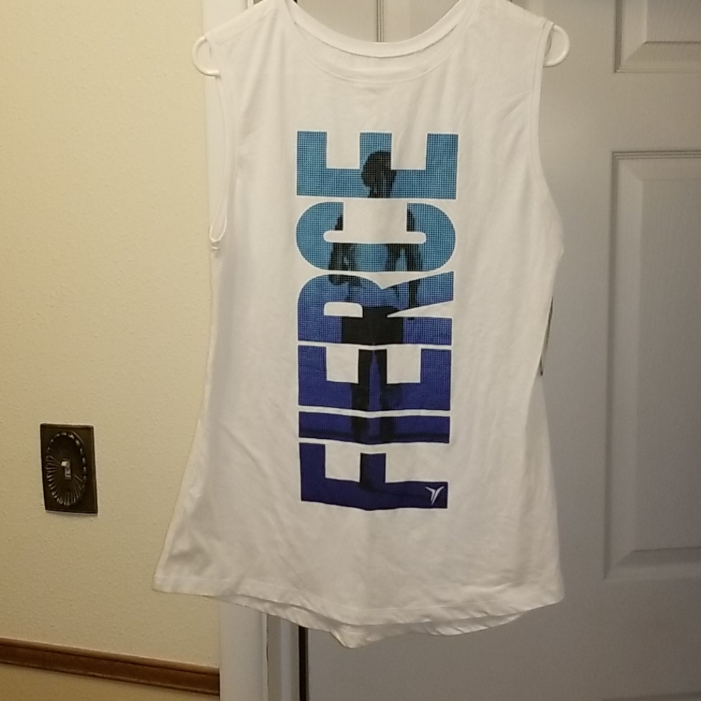 Old Navy Active Muscle Tee NWT